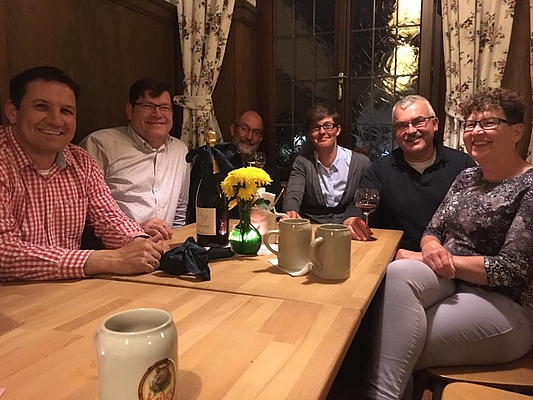 Beim kommunalpolitischen Bürgergespräch treffen sich unsere Kreisräte Viktoria Marold und Matthias Henneberger nicht nur mit Ihnen als interessierte Bürgerinnen und Bürgern, sondern natürlich auch mit anderen Kommunalpolitikern. Beim kommunalpolitischen Bürgergespräch treffen sich unsere Kreisräte Viktoria Marold und Matthias Henneberger nicht nur mit Ihnen als interessierte Bürgerinnen und Bürgern, sondern natürlich auch mit anderen Kommunalpolitikern.